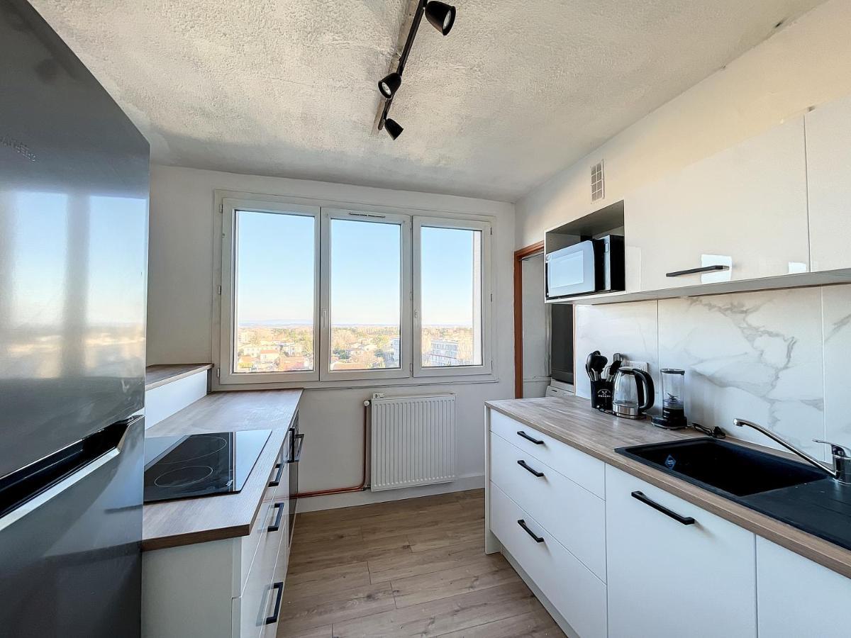 Agreable Appartement 4 Pieces, Vue Mont Ventoux, Proche Remparts Avignon Exteriör bild